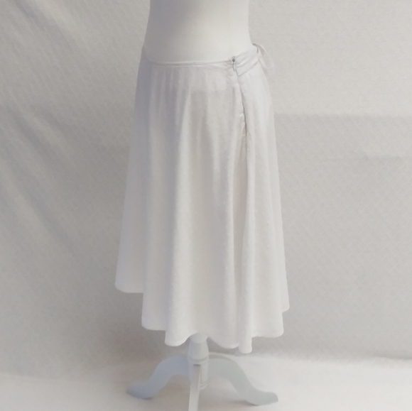 St. John's Bay White Dotted Cotton Skirt - Picture 3 of 7